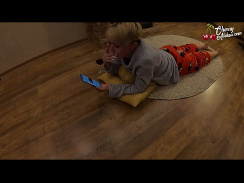 ❤️ پاگل سنہرے بالوں والی چوسنے والی بڑی ڈک چوسنا اور اس پر شیخی - مقعد جنسی ہم پر ur.niceporn.ru ️❤